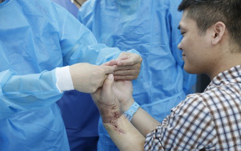 Việt Nam thực hiện thành công ca ghép chi thể đầu tiên trên thế giới lấy từ người cho sống